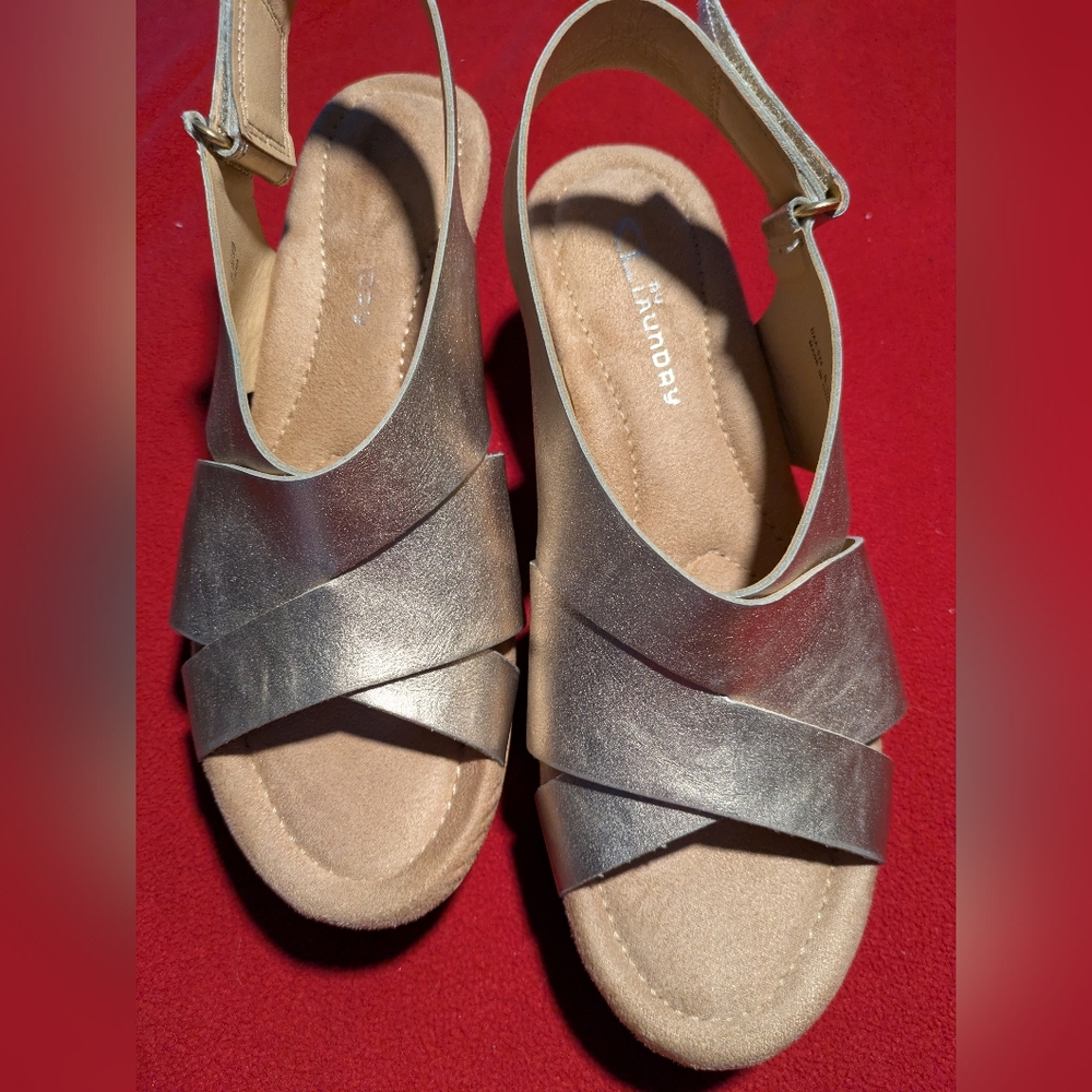 CL By Laundry Cross Strap Women’s Wedge Sandals Gold High Sz 8.5